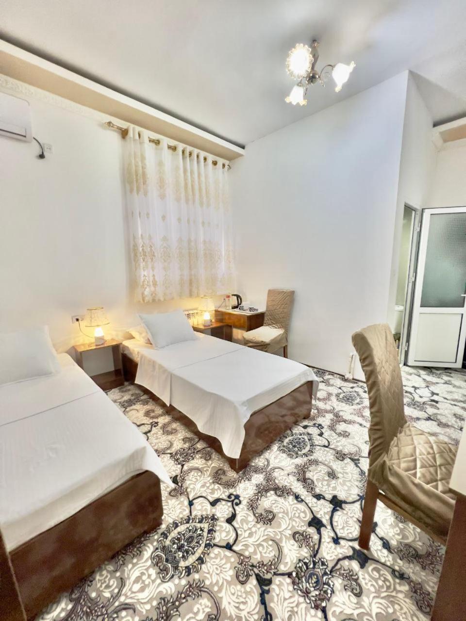 Gold Khiva Bed & Breakfast Bagian luar foto