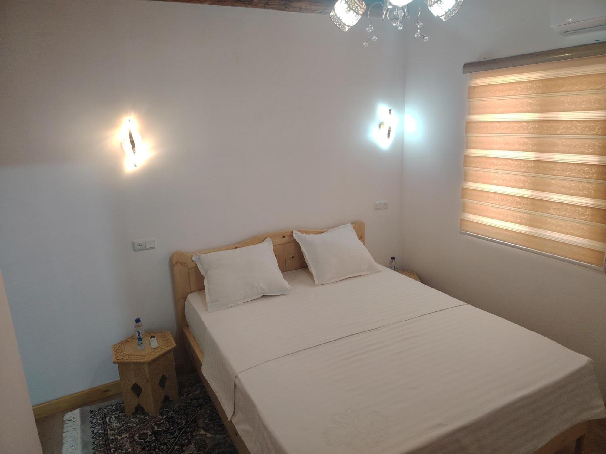 Gold Khiva Bed & Breakfast Bagian luar foto